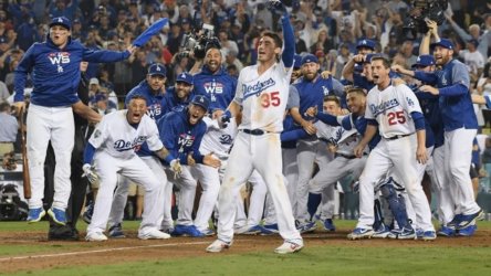 Los Angeles Dodgers head coach Dave Roberts celebrates a Dodgers win during  an MLB regular season game against the Arizona Diamondbacks, Saturday, Jul  Stock Photo - Alamy