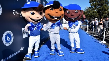 Los Angeles Dodgers head coach Dave Roberts celebrates a Dodgers win during  an MLB regular season game against the Arizona Diamondbacks, Saturday, Jul  Stock Photo - Alamy